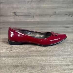 Born Women’s Patent Red Leather Pointed Toe Ballet Flats 7